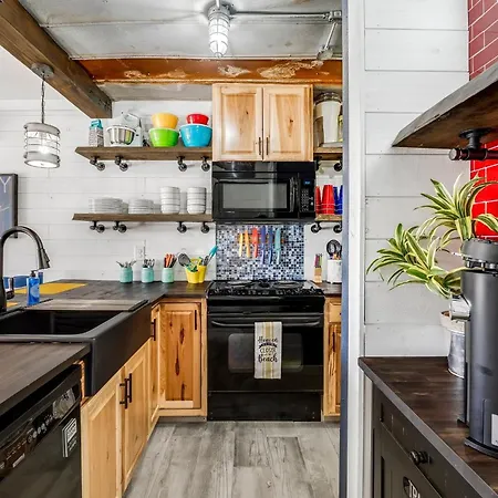 The Beachy Boater At St Thomas Square #305 By Nautical Properties